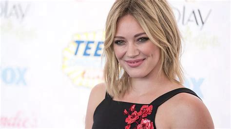 hilary duff leaked|Celebrity naked photo scandal: Hilary Duff calls FBI after FAKE。